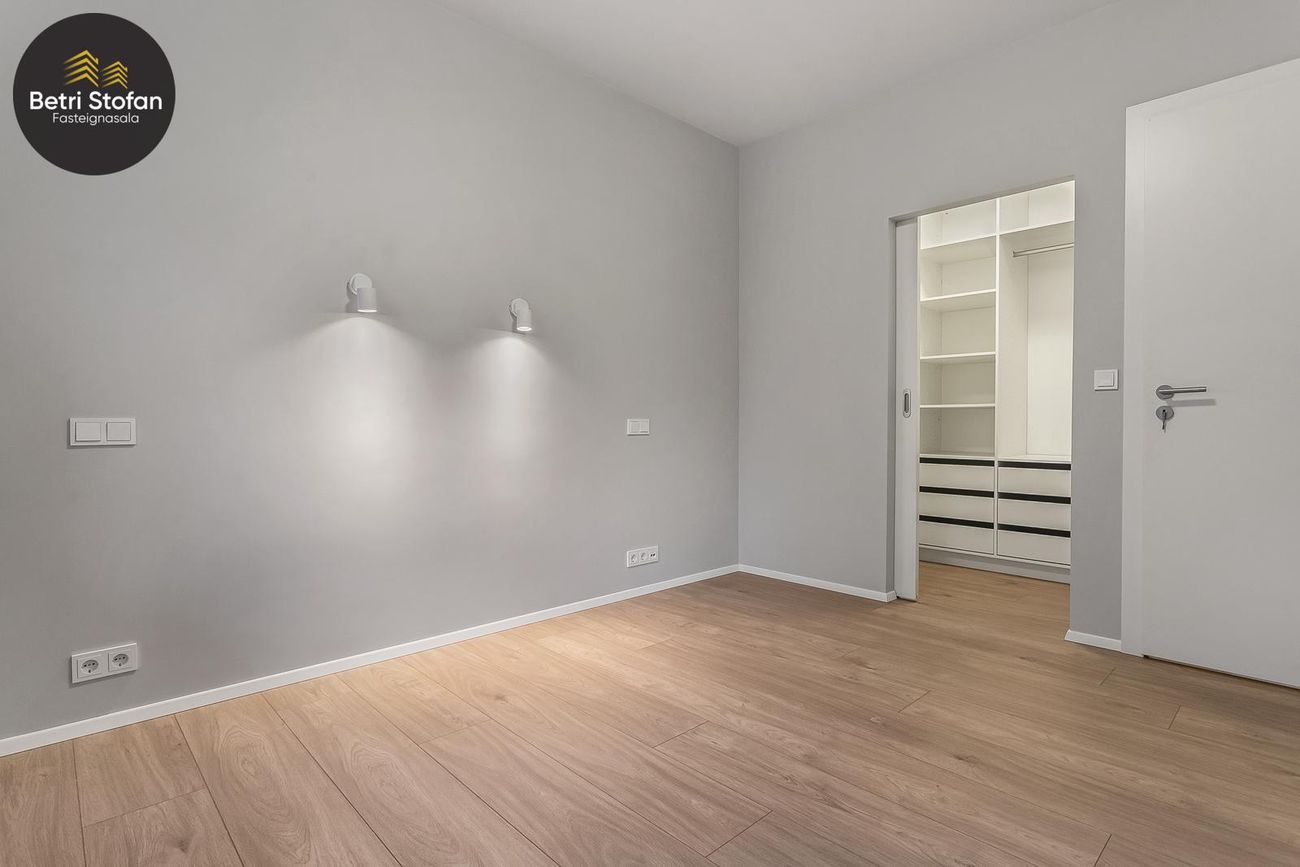 Smyrilshlíð 12, 102 Reykjavík
