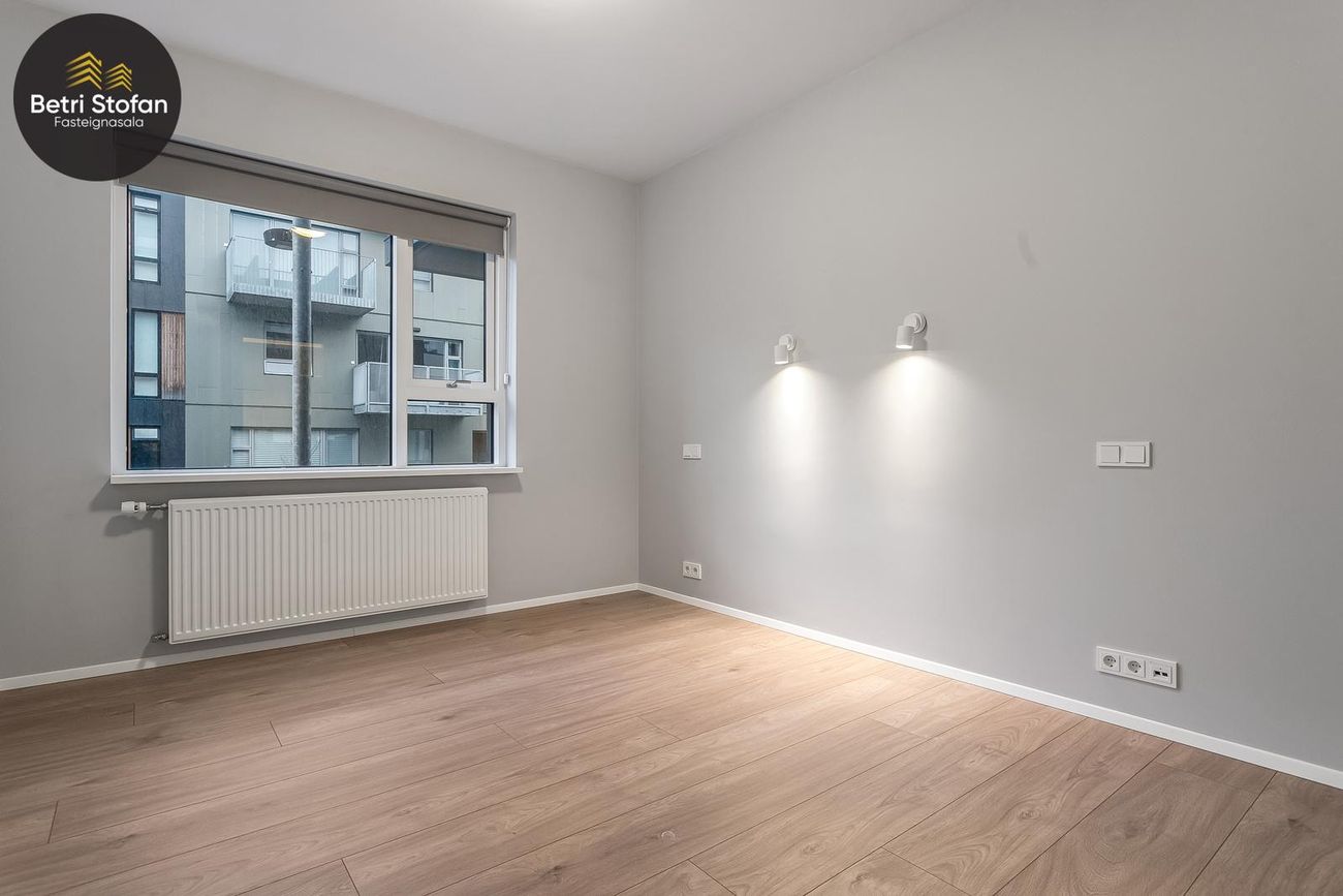 Smyrilshlíð 12, 102 Reykjavík