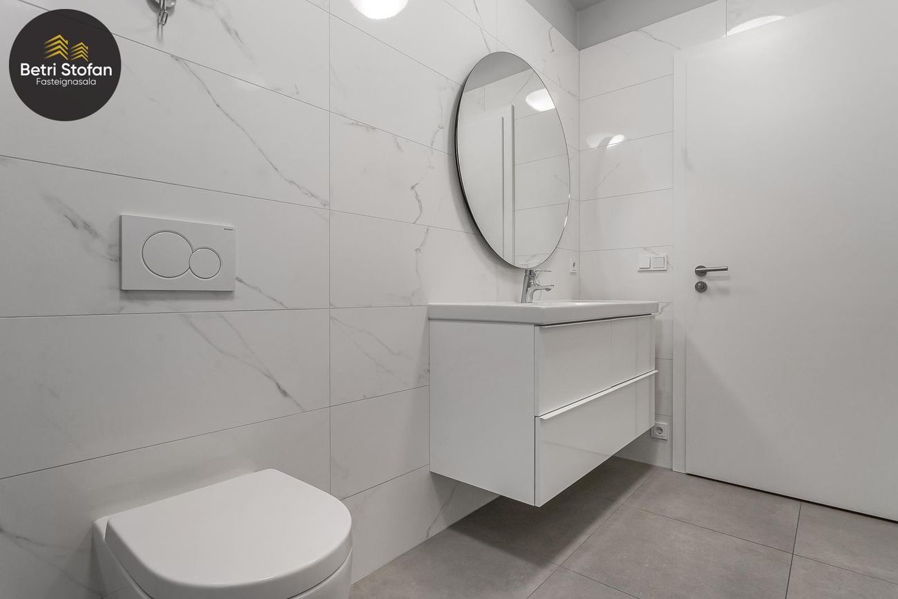 Smyrilshlíð 12, 102 Reykjavík