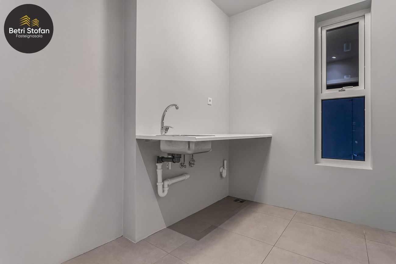 Smyrilshlíð 12, 102 Reykjavík