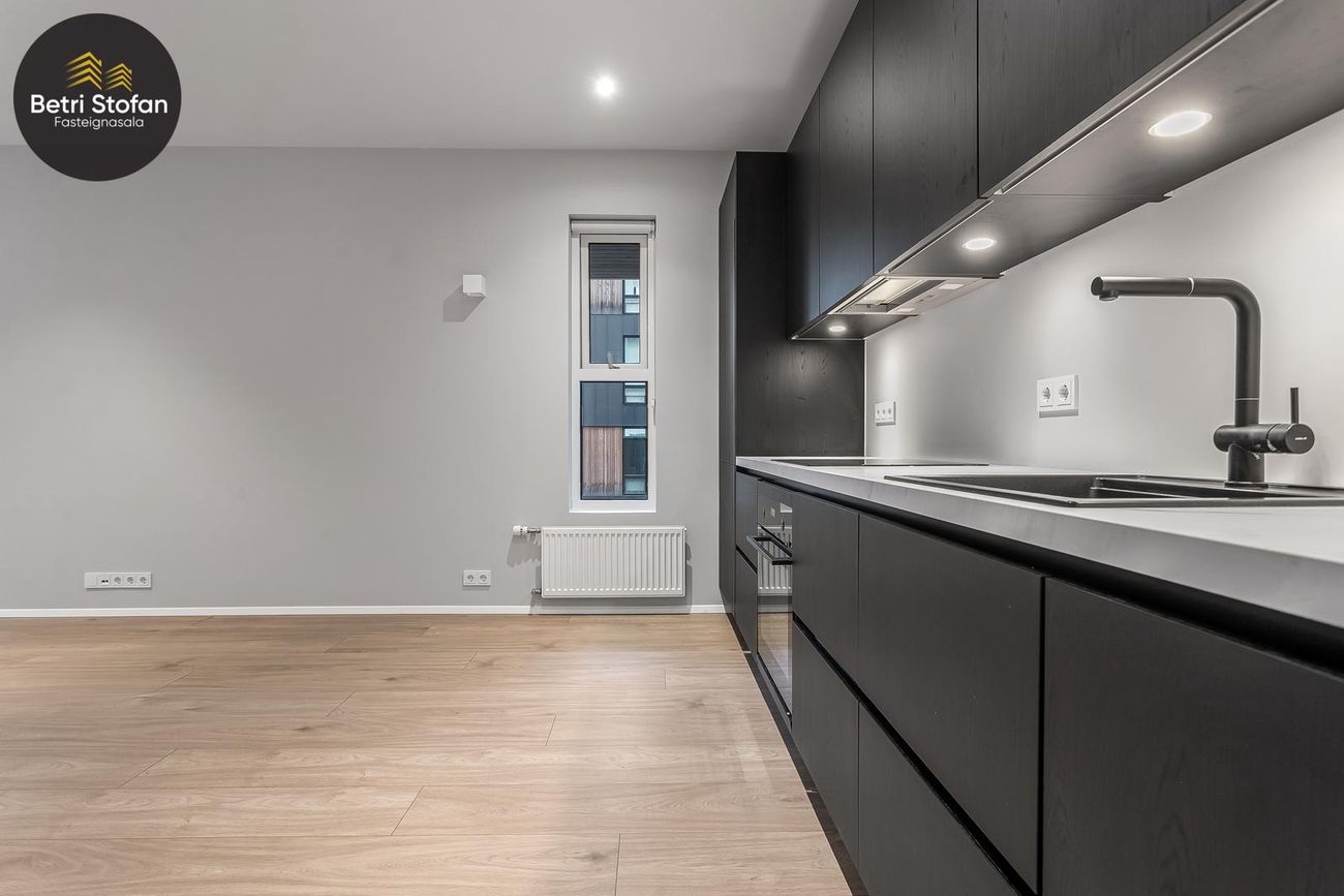Smyrilshlíð 12, 102 Reykjavík