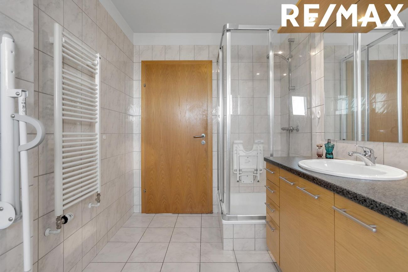 Drekavellir 18, 221 Hafnarfjörður