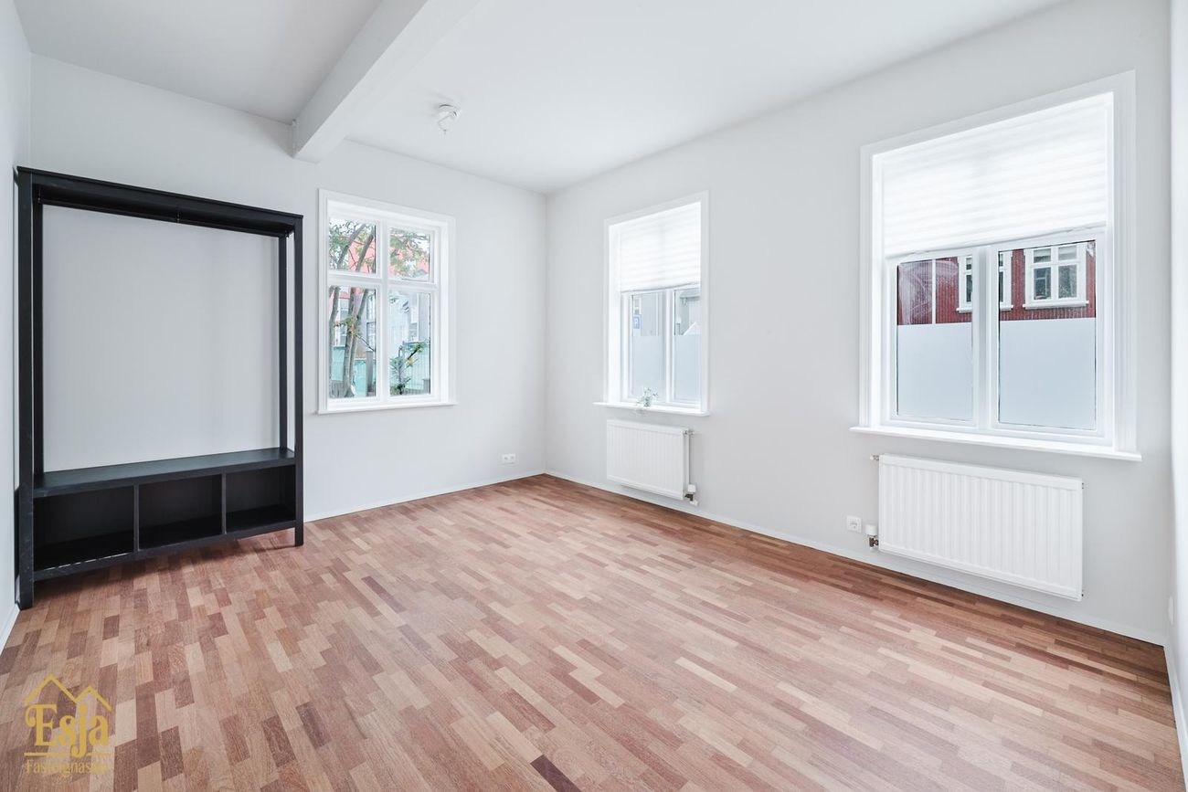 Hverfisgata 83, 101 Reykjavík