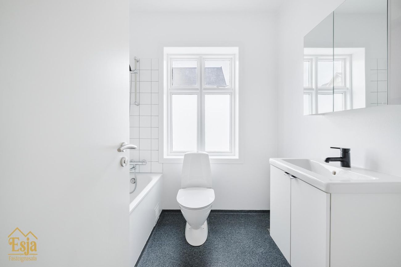 Hverfisgata 83, 101 Reykjavík