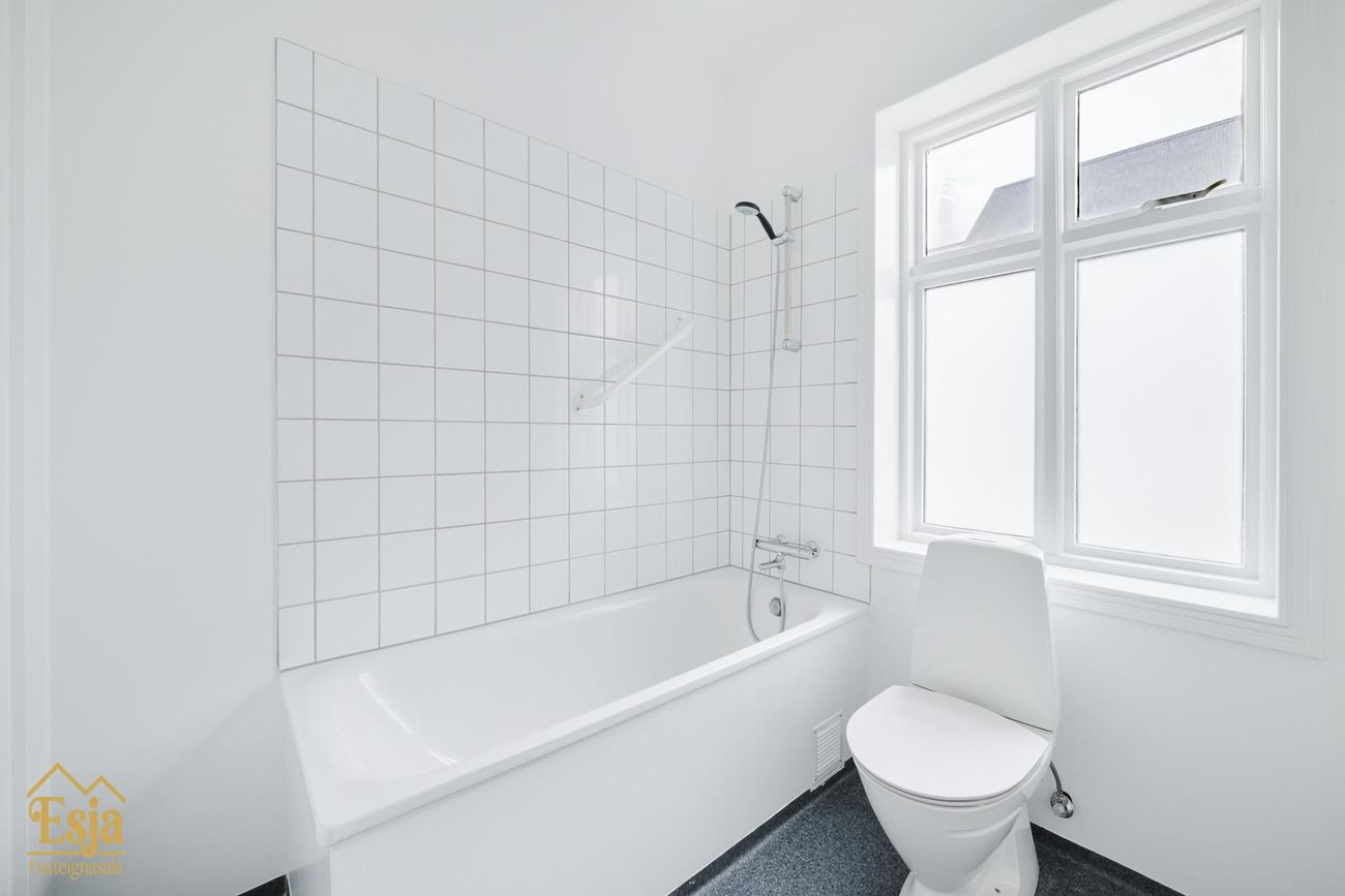 Hverfisgata 83, 101 Reykjavík