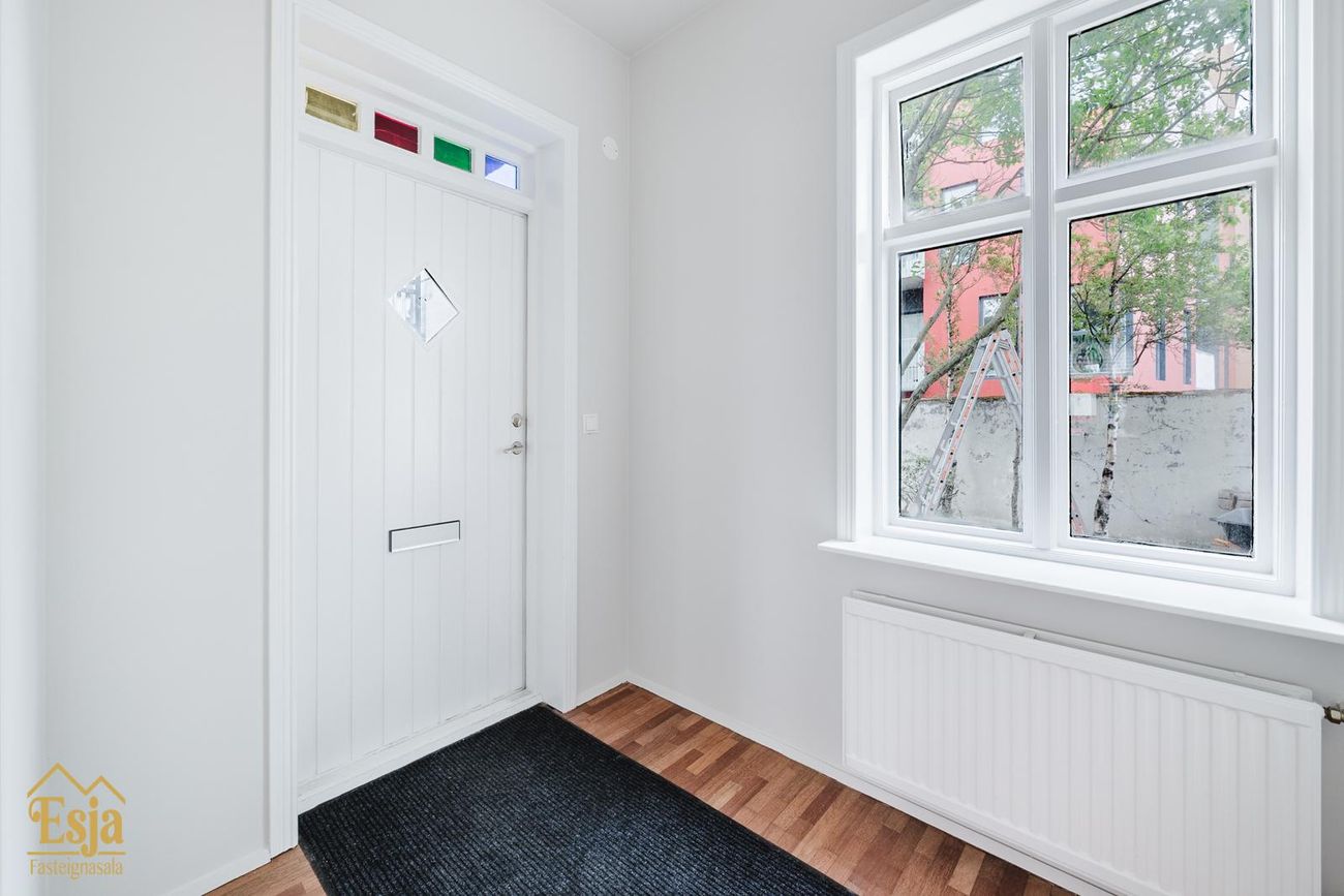 Hverfisgata 83, 101 Reykjavík