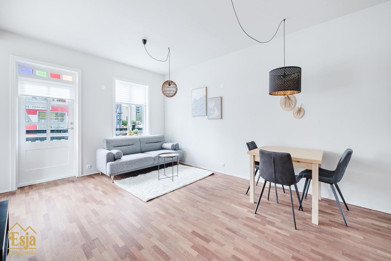 Hverfisgata 83, 101 Reykjavík