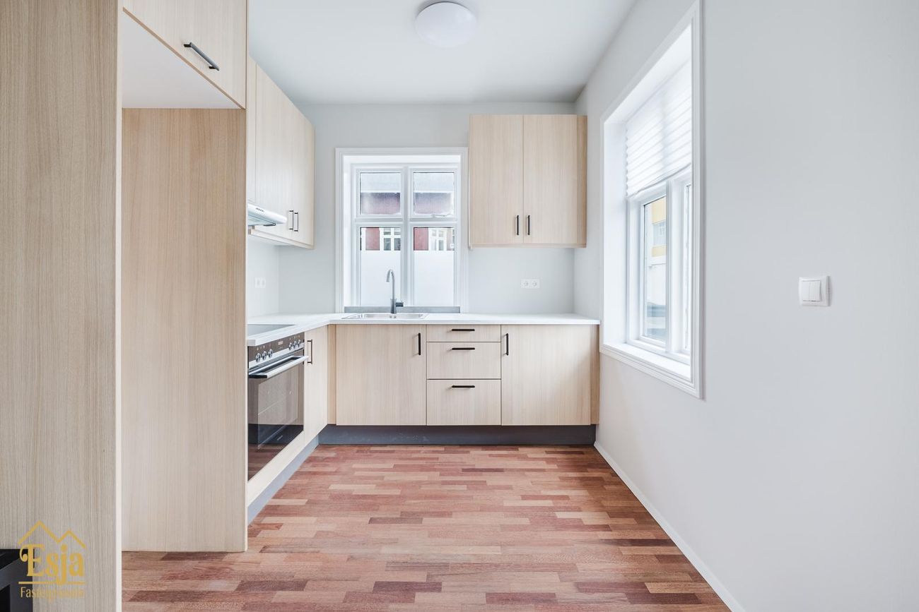 Hverfisgata 83, 101 Reykjavík