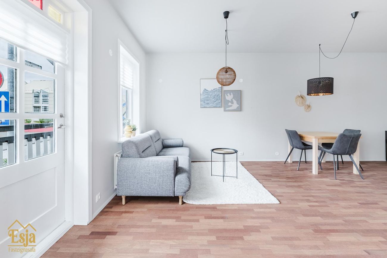 Hverfisgata 83, 101 Reykjavík