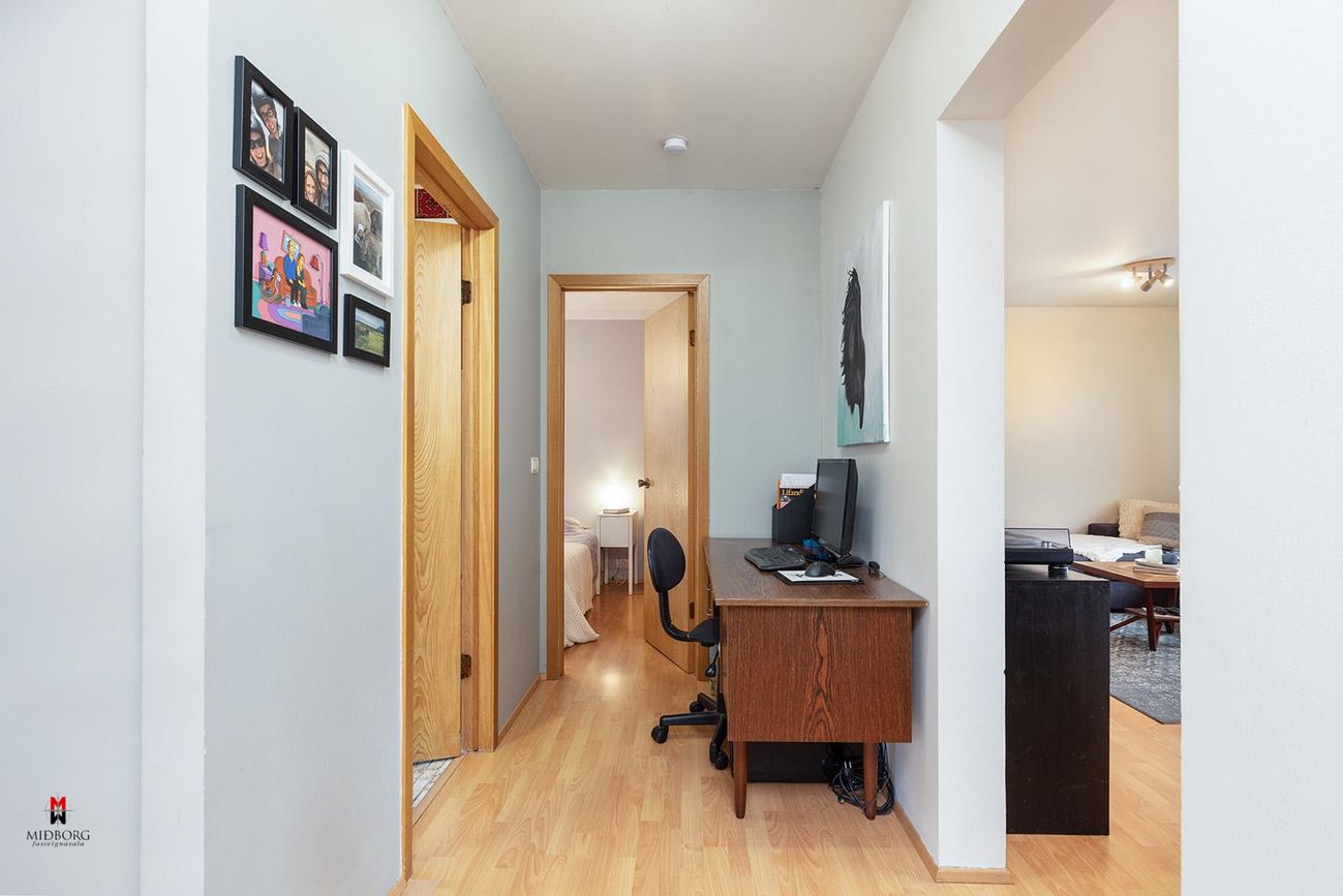 Hagamelur 52, 107 Reykjavík