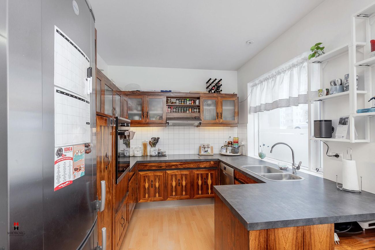 Hagamelur 52, 107 Reykjavík