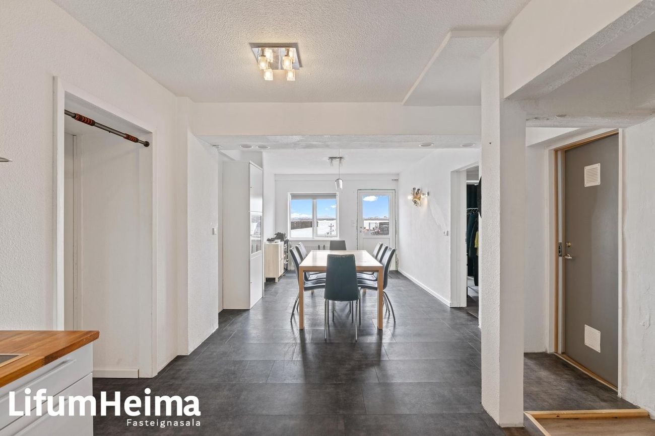Víkurbraut 13 - 0101, 230 Reykjanesbær