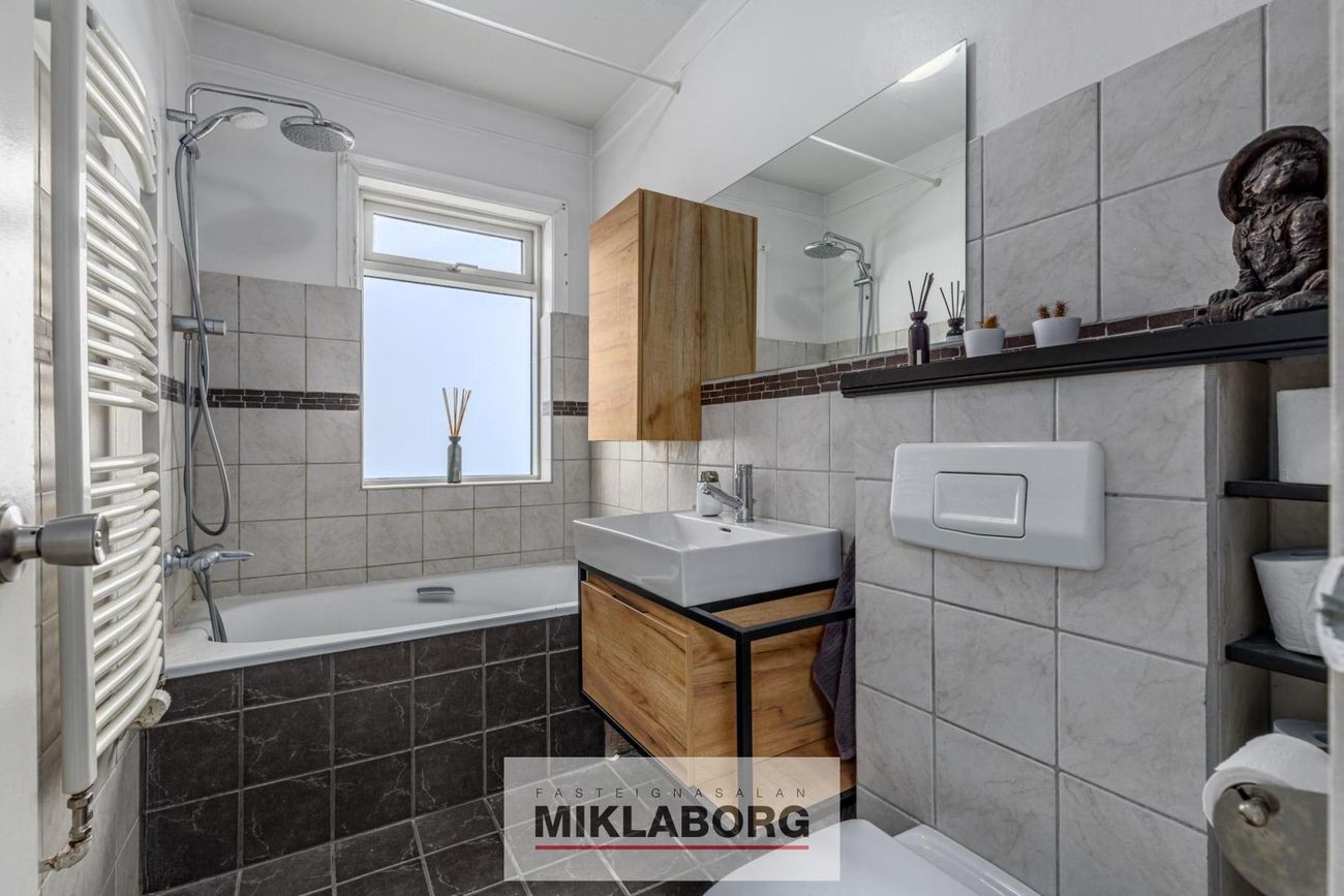 Drápuhlíð 30 - 0101, 105 Reykjavík