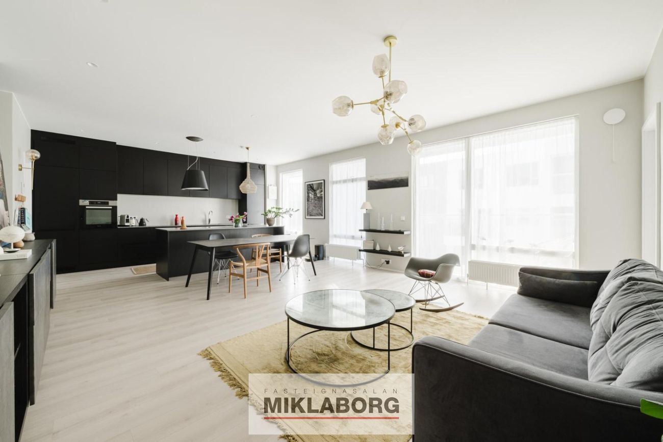 Valshlíð 10, 102 Reykjavík
