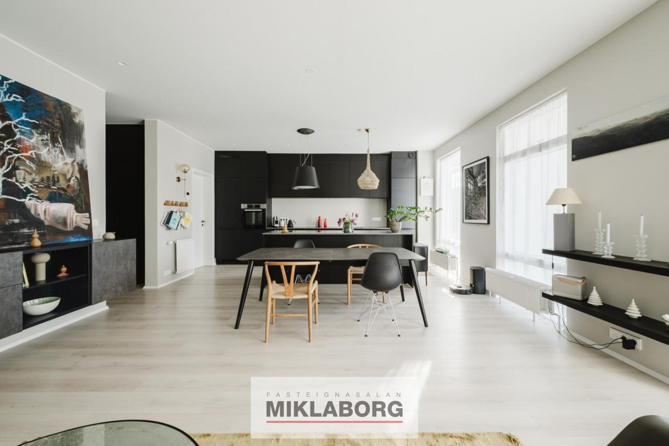 Valshlíð 10, 102 Reykjavík