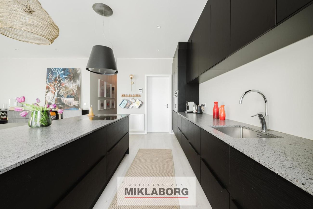 Valshlíð 10, 102 Reykjavík