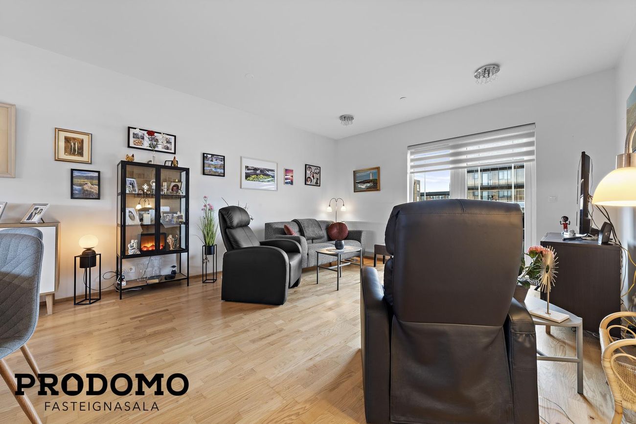 Krossmói 5, 260 Reykjanesbær