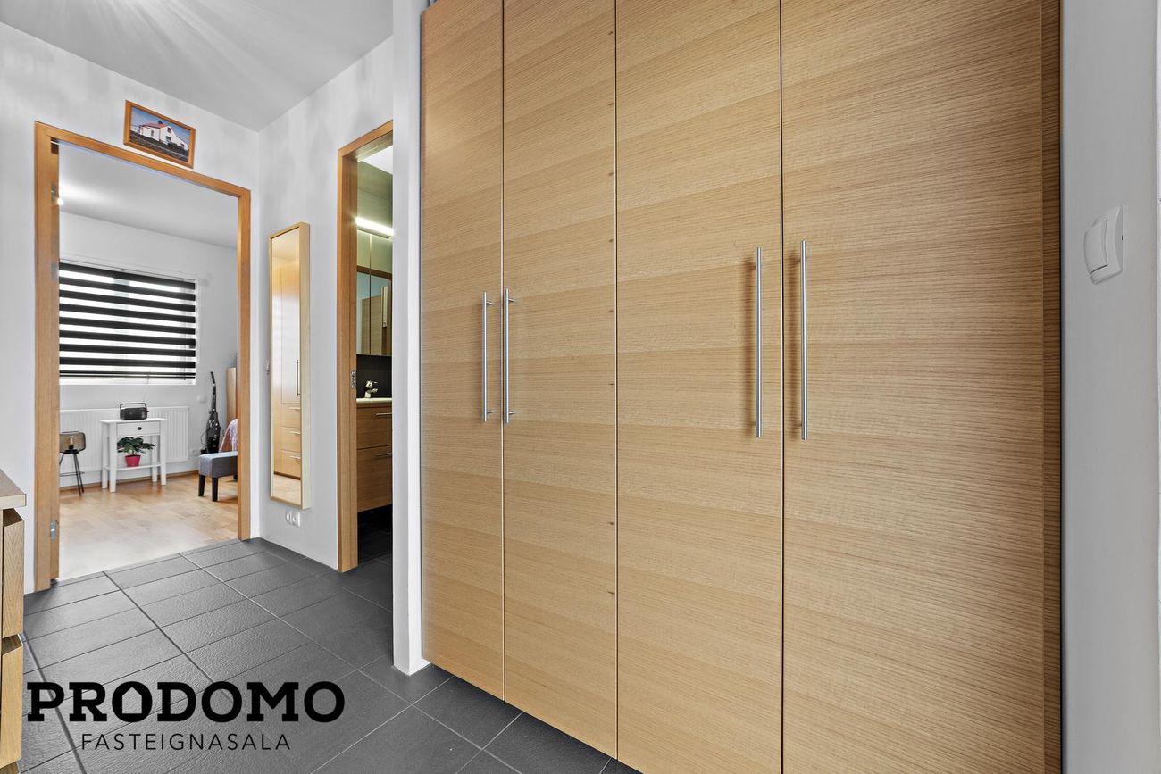 Krossmói 5, 260 Reykjanesbær