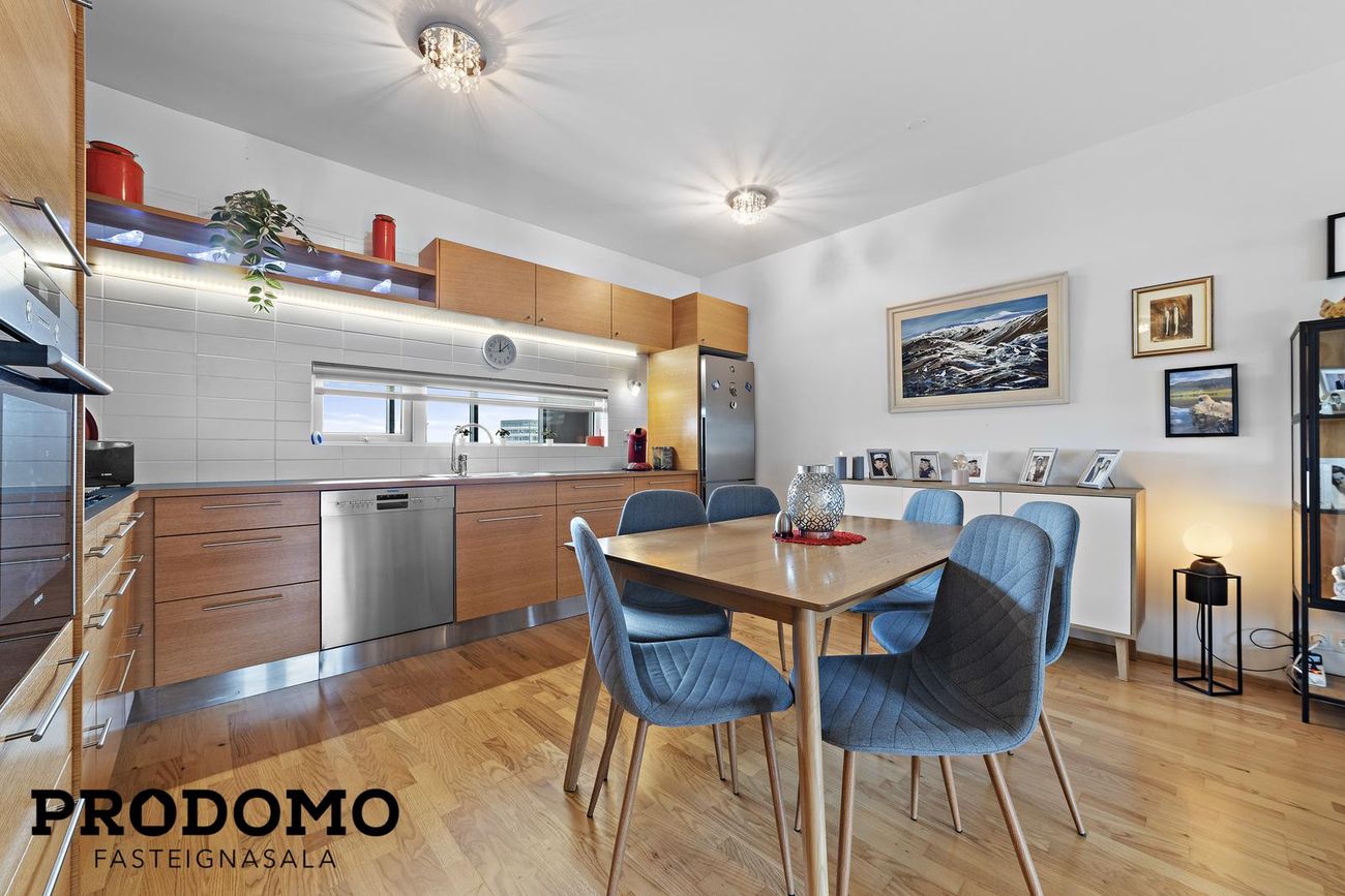 Krossmói 5, 260 Reykjanesbær