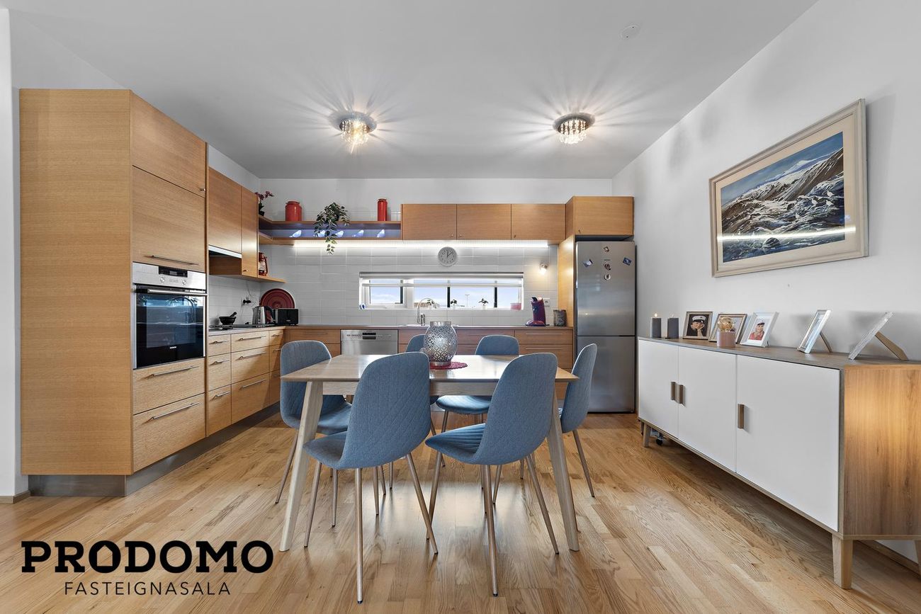 Krossmói 5, 260 Reykjanesbær