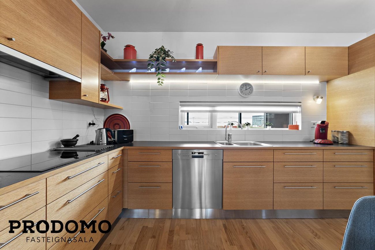 Krossmói 5, 260 Reykjanesbær