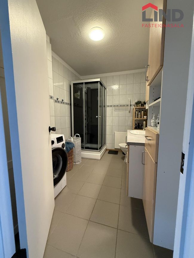 Einigrund 8 - 0301, 300 Akranes