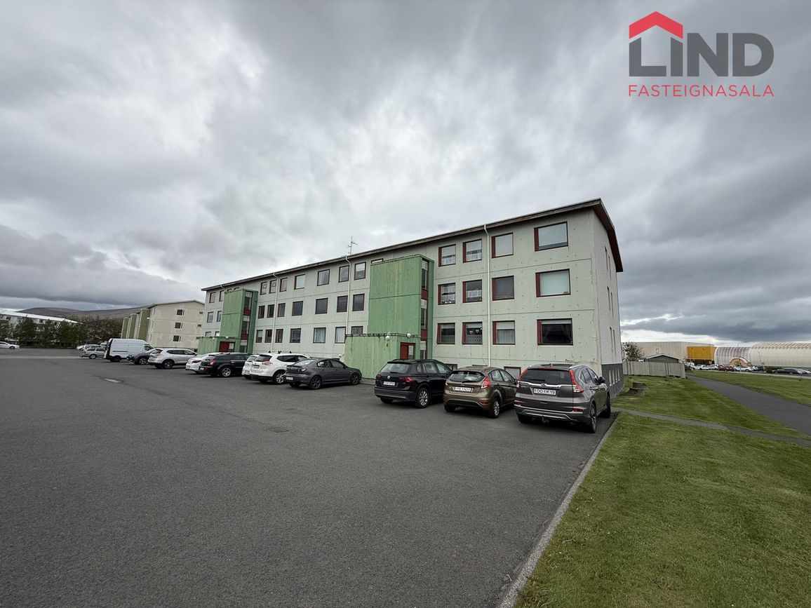 Einigrund 8 - 0301, 300 Akranes