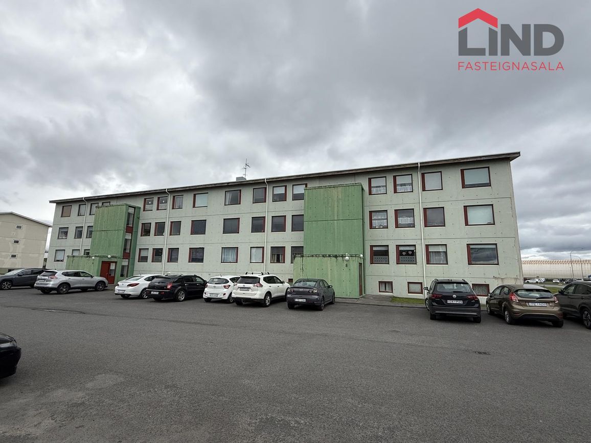Einigrund 8 - 0301, 300 Akranes