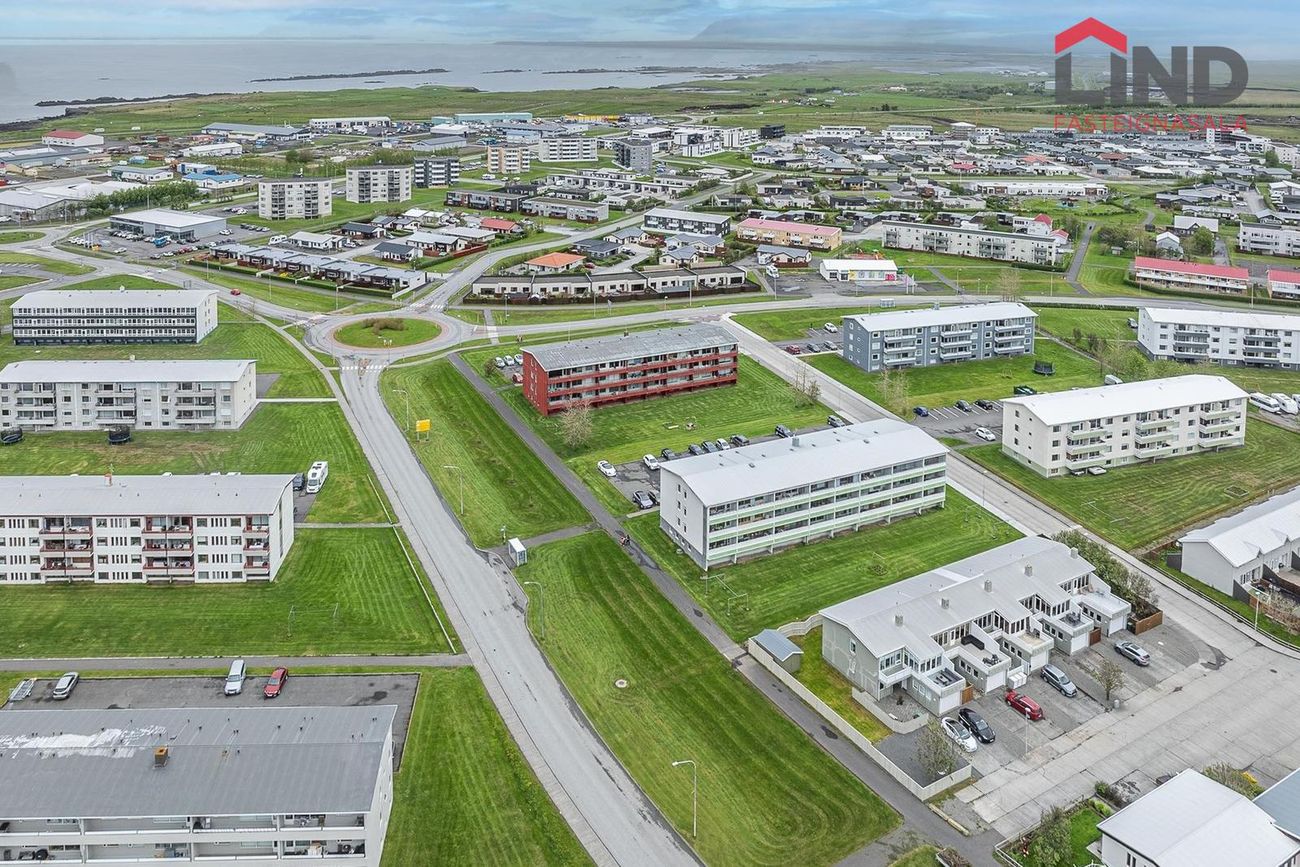 Einigrund 8 - 0301, 300 Akranes