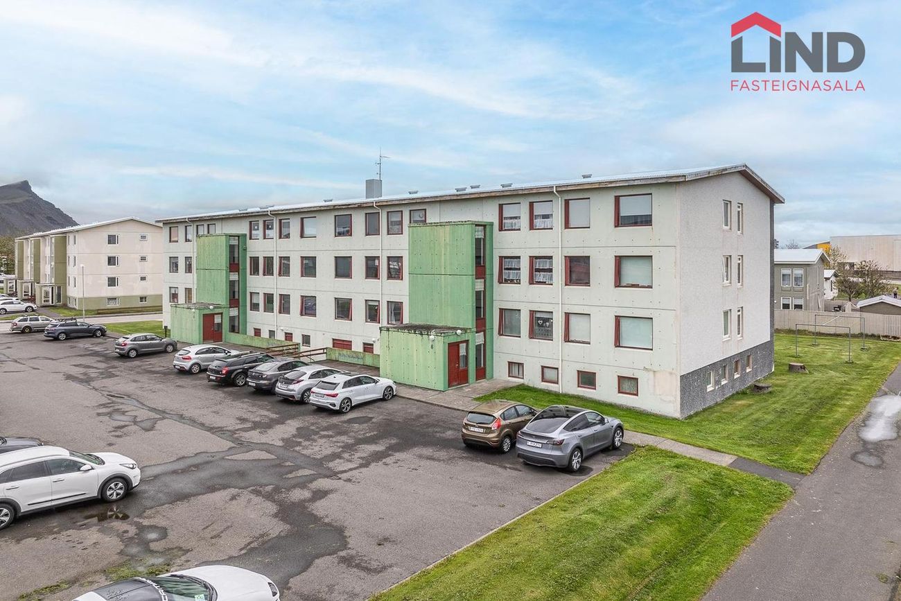 Einigrund 8 - 0301, 300 Akranes