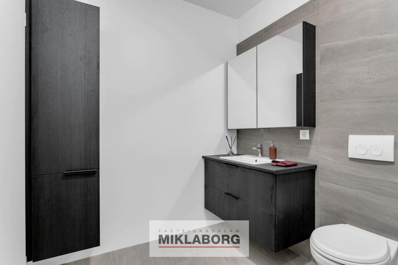 Hringhamar 21, 221 Hafnarfjörður