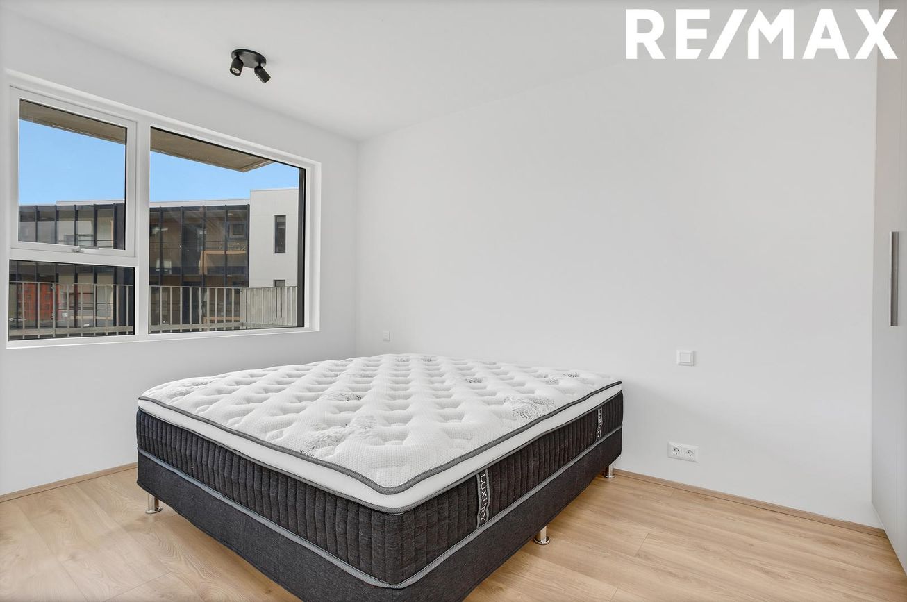 Nónhamar 8D, 221 Hafnarfjörður