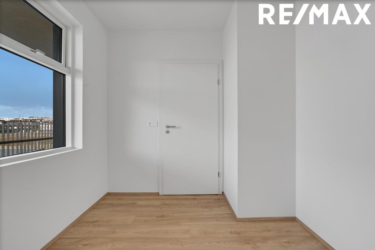 Nónhamar 8D, 221 Hafnarfjörður