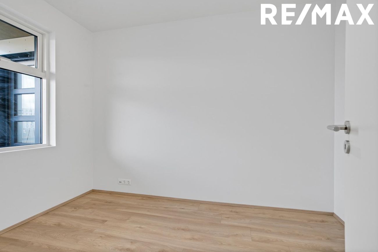 Nónhamar 8D, 221 Hafnarfjörður