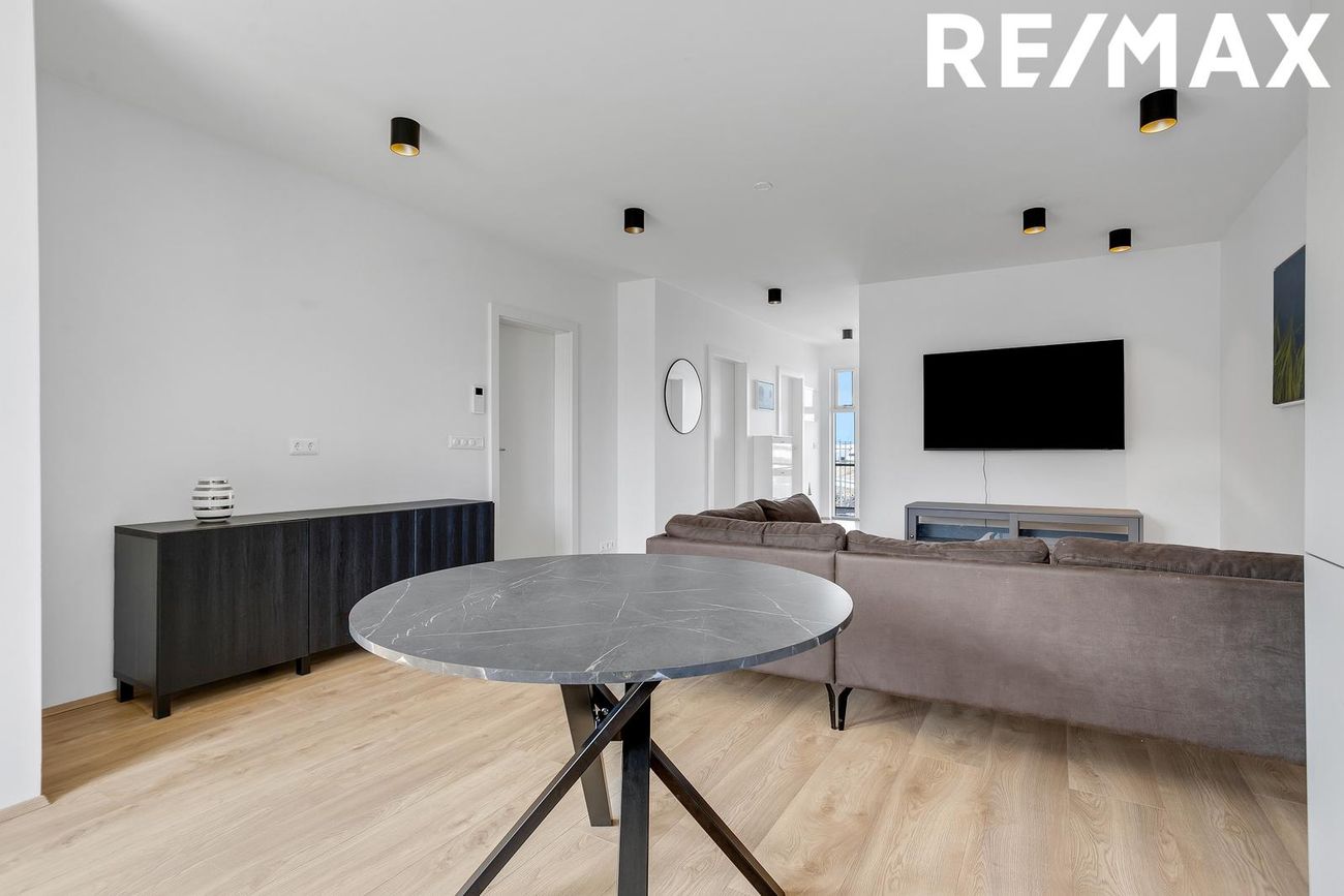 Nónhamar 8D, 221 Hafnarfjörður