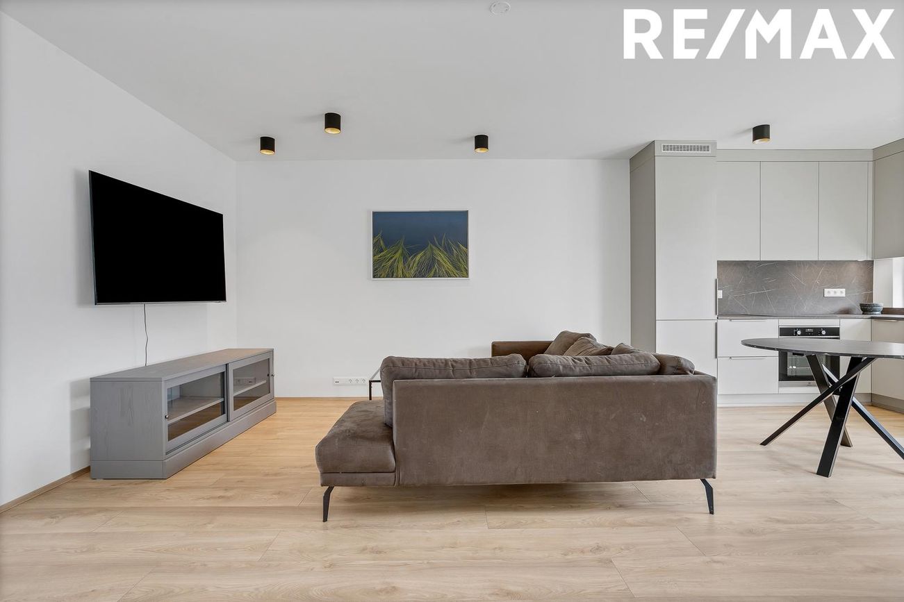 Nónhamar 8D, 221 Hafnarfjörður