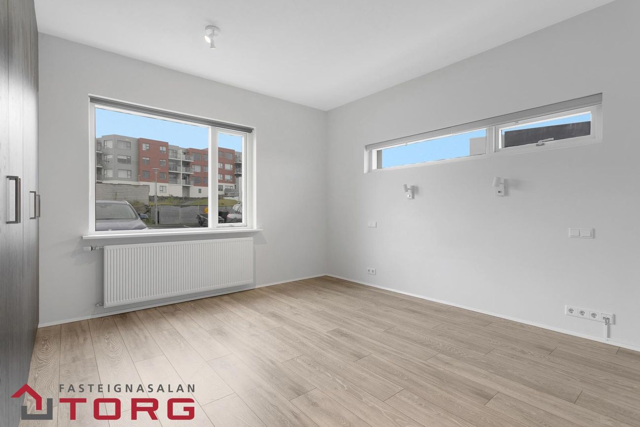 Holtsvegur 13, 210 Garðabær