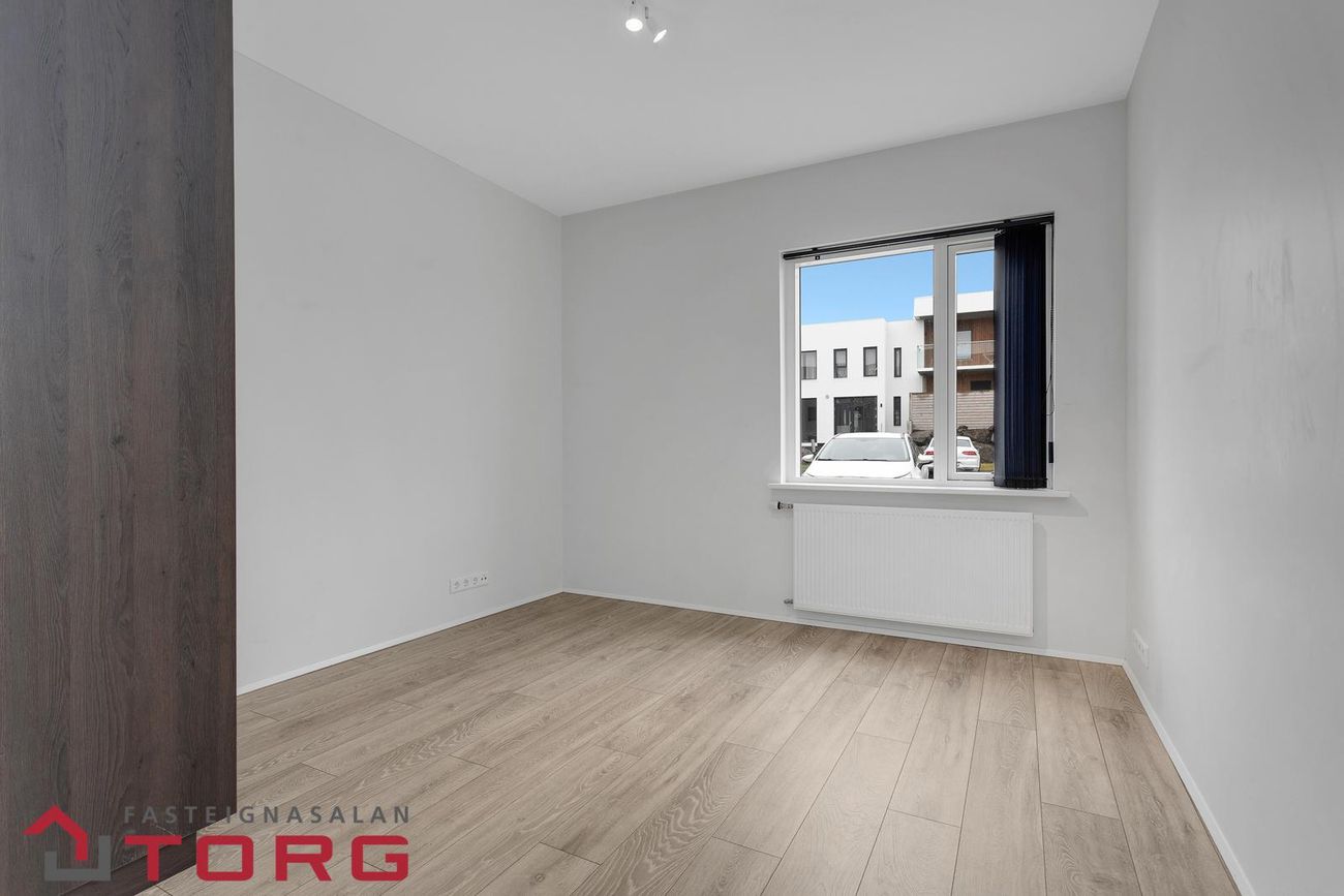 Holtsvegur 13, 210 Garðabær