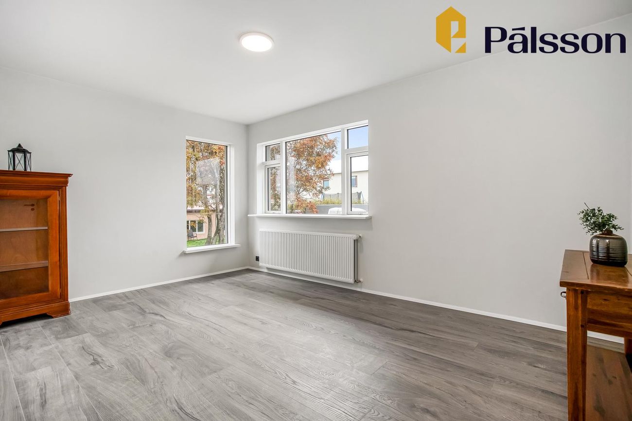 Ásbúðartröð 17, 220 Hafnarfjörður