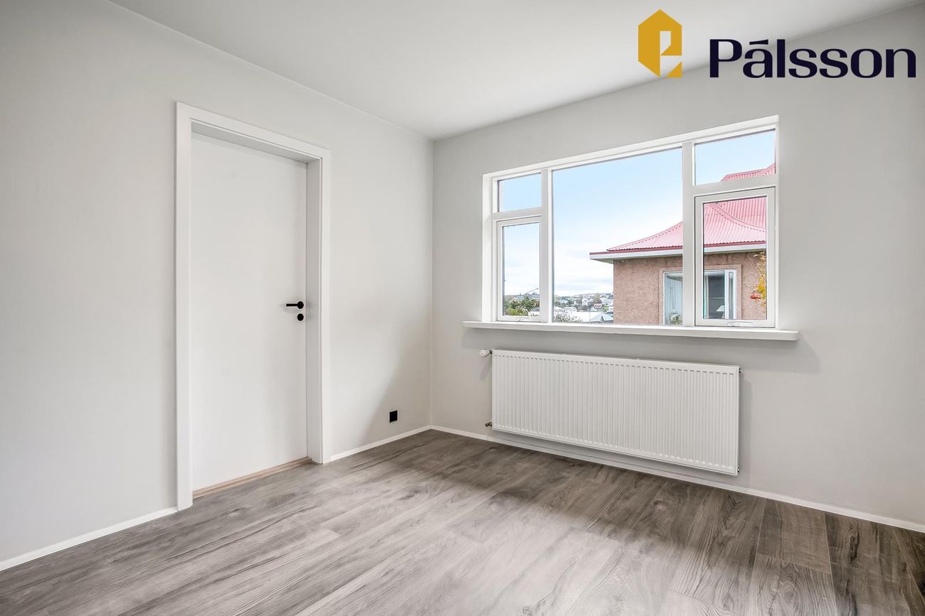 Ásbúðartröð 17, 220 Hafnarfjörður