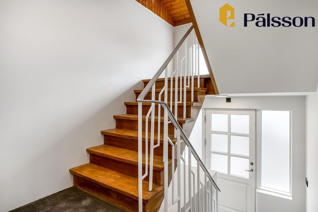 Ásbúðartröð 17, 220 Hafnarfjörður