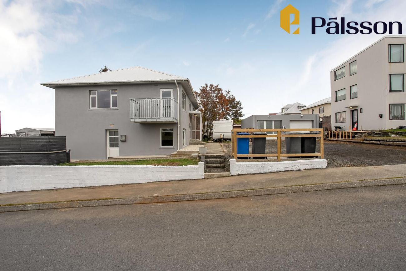 Ásbúðartröð 17, 220 Hafnarfjörður