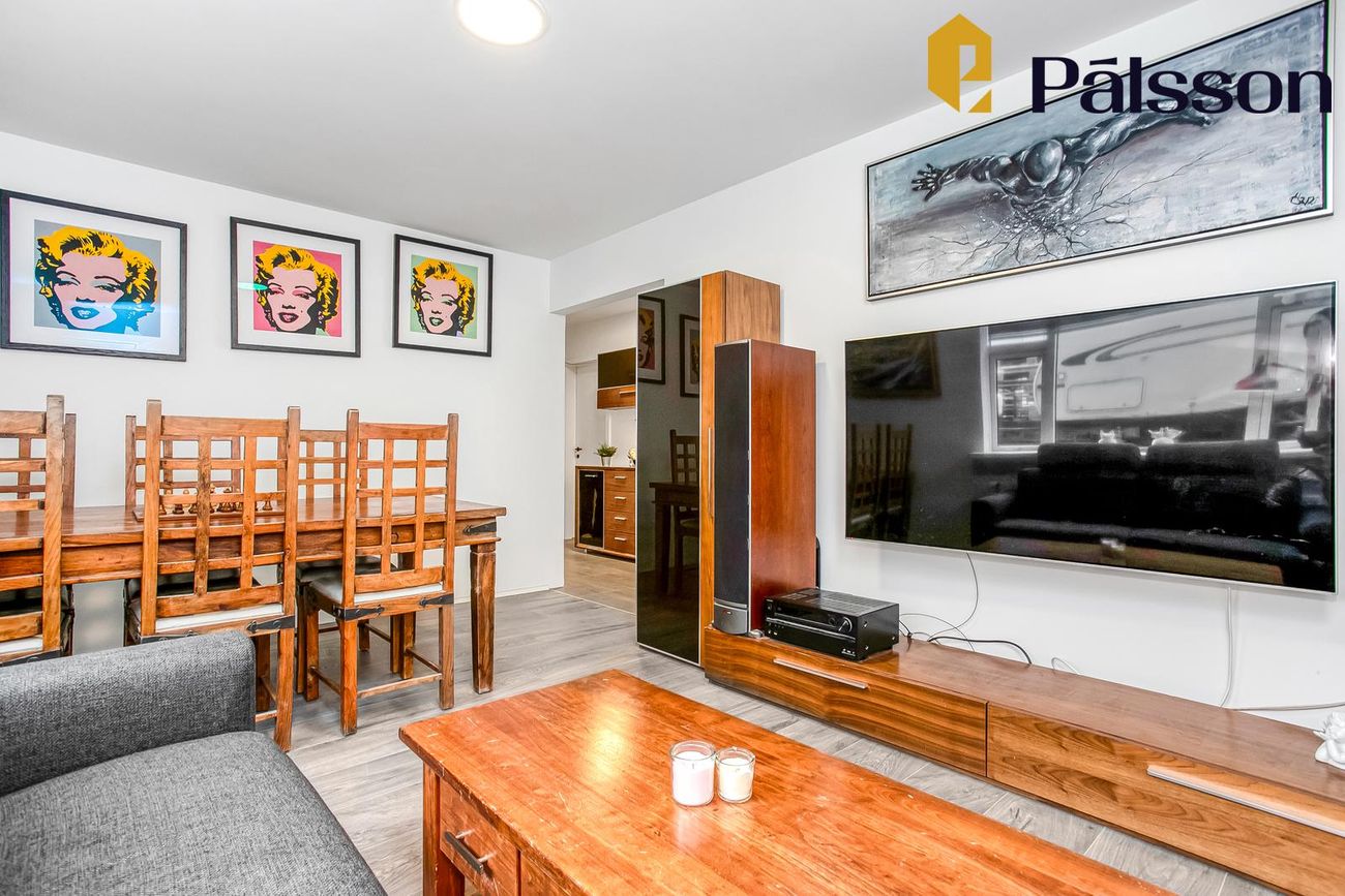 Ásbúðartröð 17, 220 Hafnarfjörður