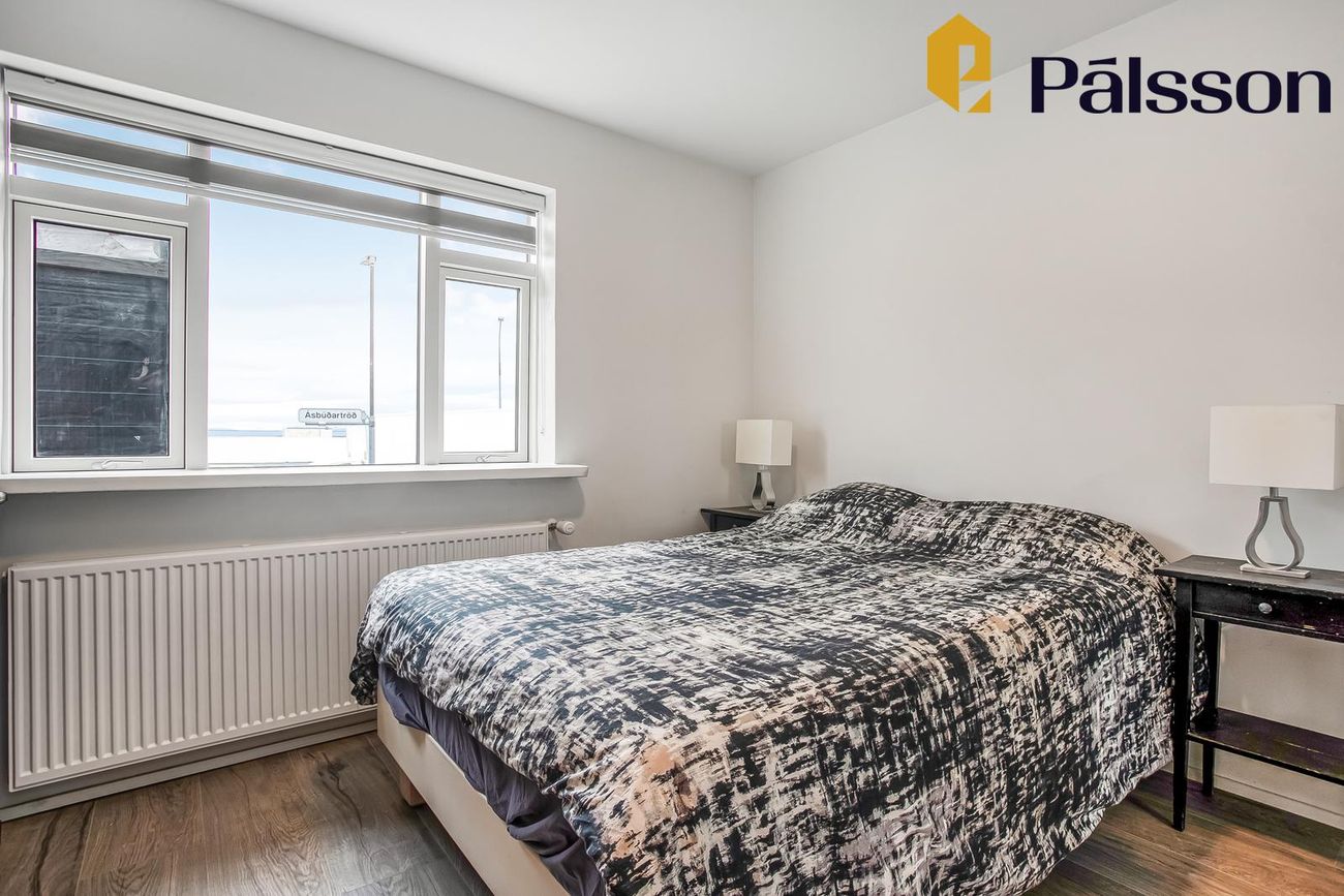 Ásbúðartröð 17, 220 Hafnarfjörður