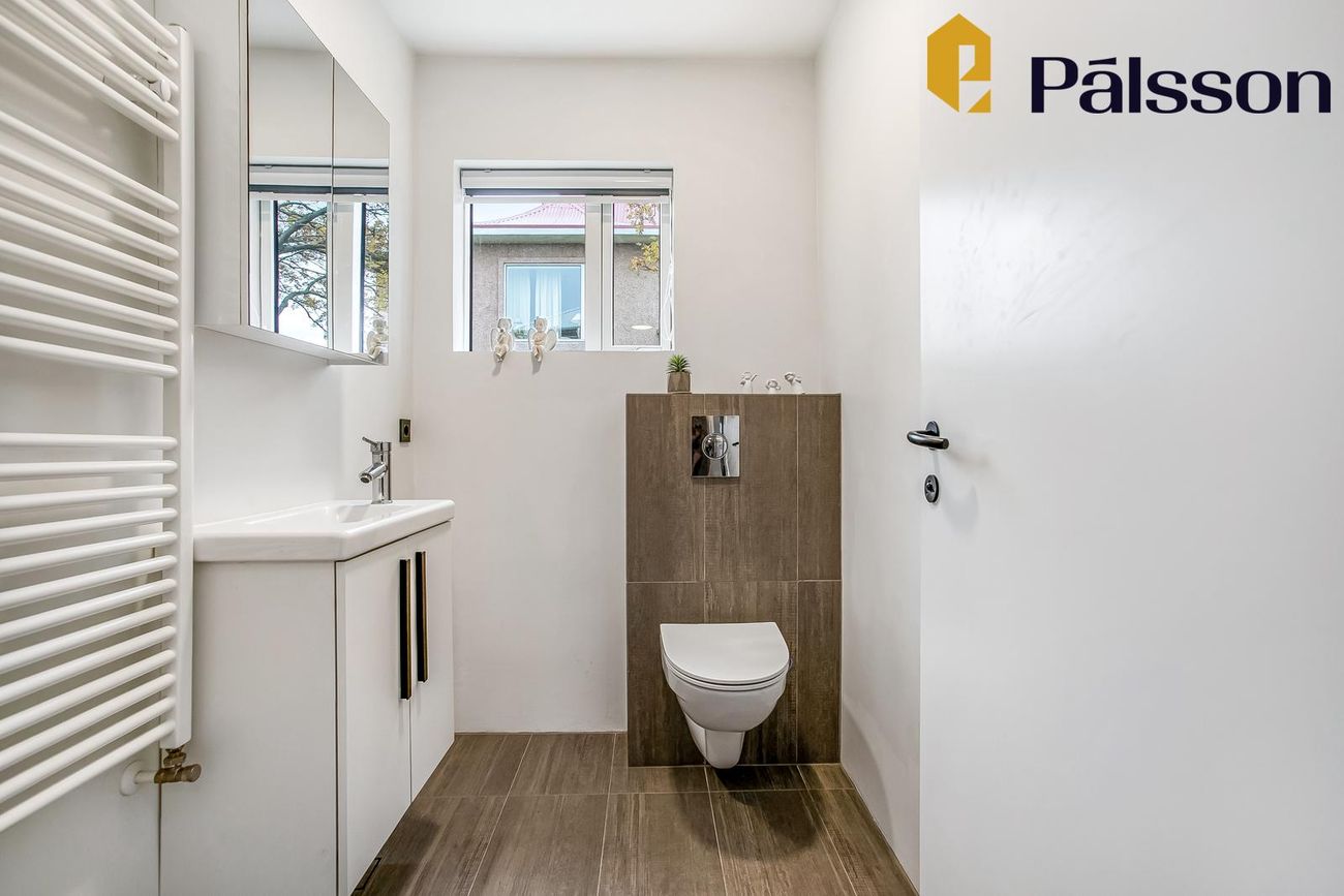 Ásbúðartröð 17, 220 Hafnarfjörður