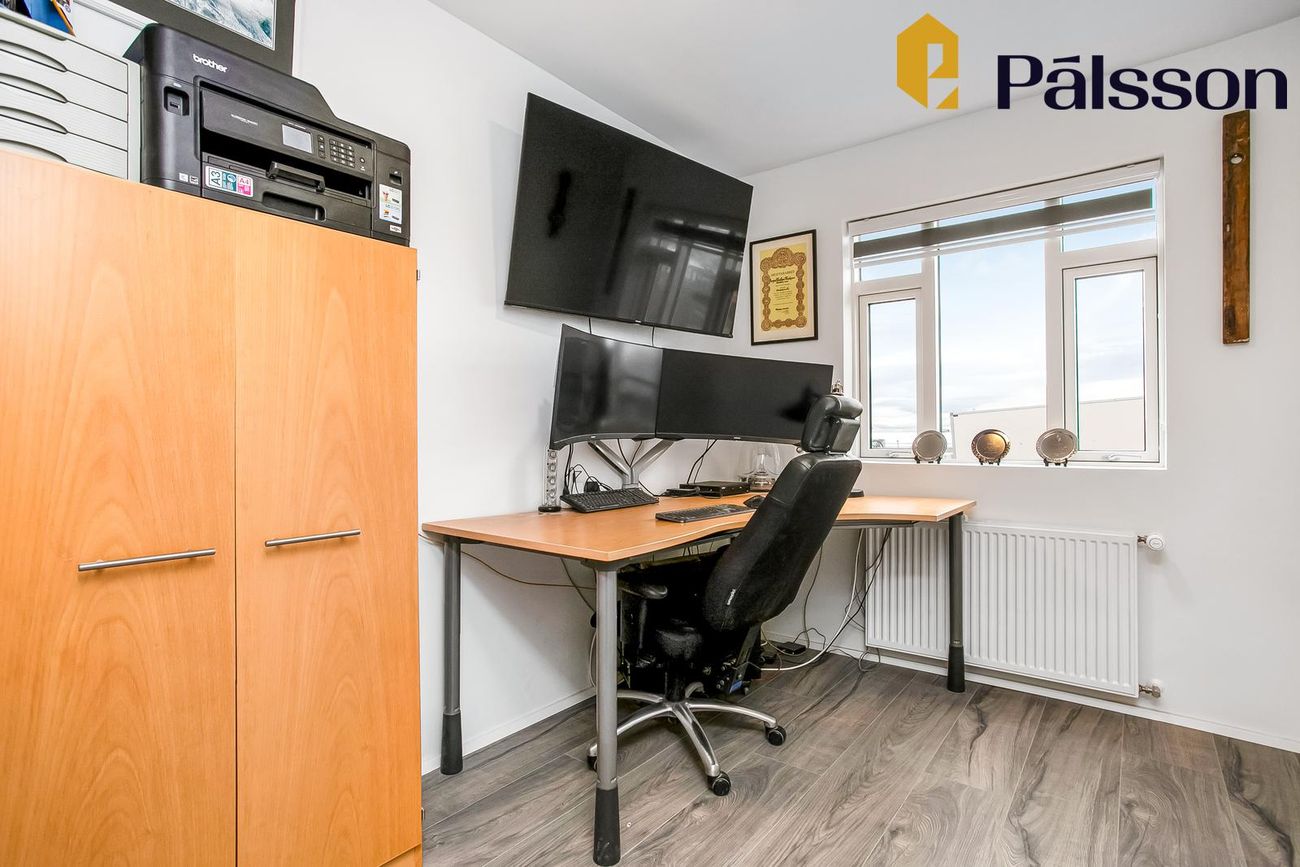 Ásbúðartröð 17, 220 Hafnarfjörður