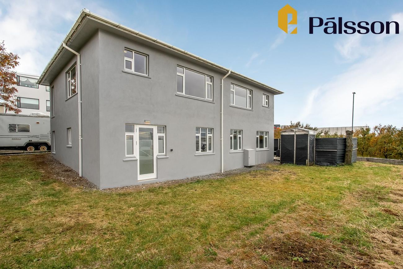 Ásbúðartröð 17, 220 Hafnarfjörður