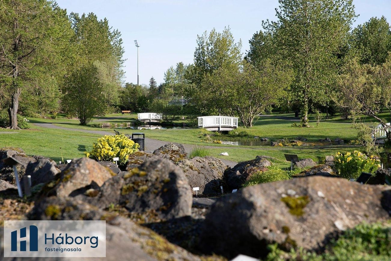 Grensásvegur 1C, 108 Reykjavík