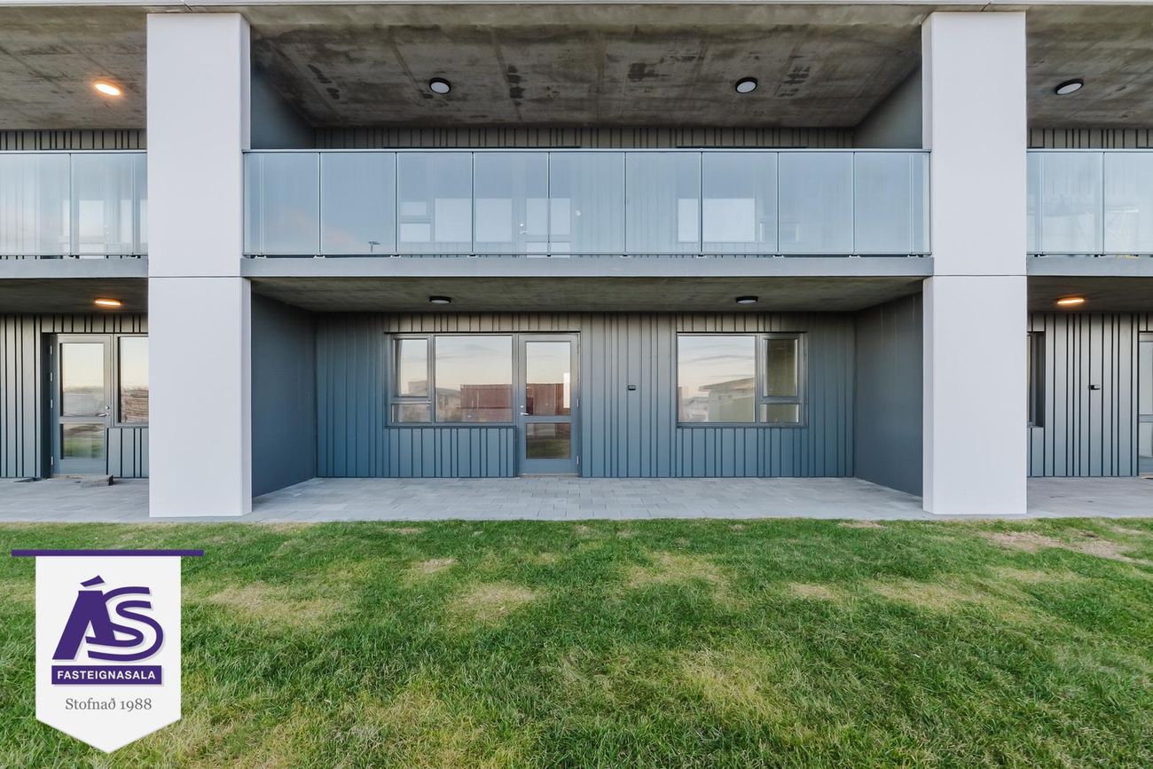 Ásvellir 1B, 301 Hval