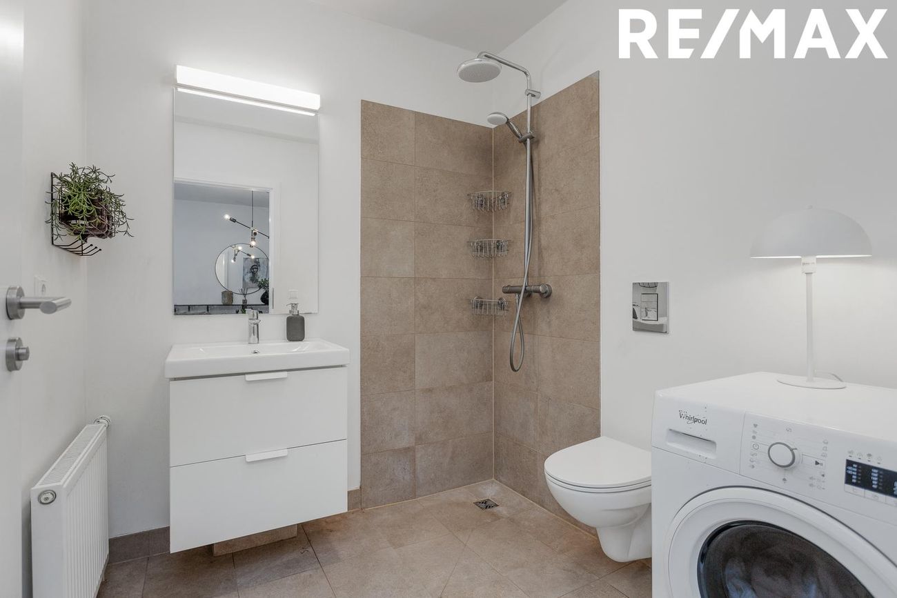 Jöfursbás 11B, 112 Reykjavík